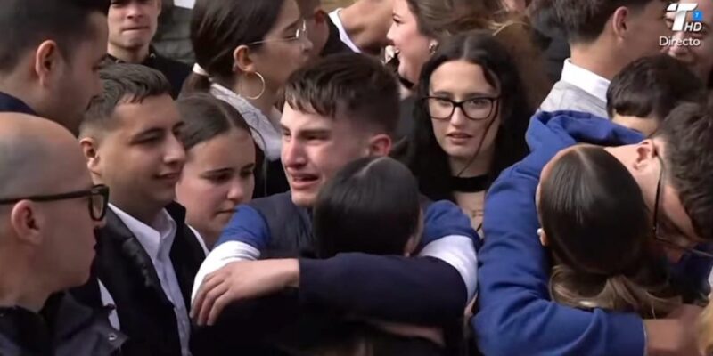 Lágrimas en el Polvorín después de que la Hermandad de las Tres Caídas haya decidido no procesionar el Lunes Santo